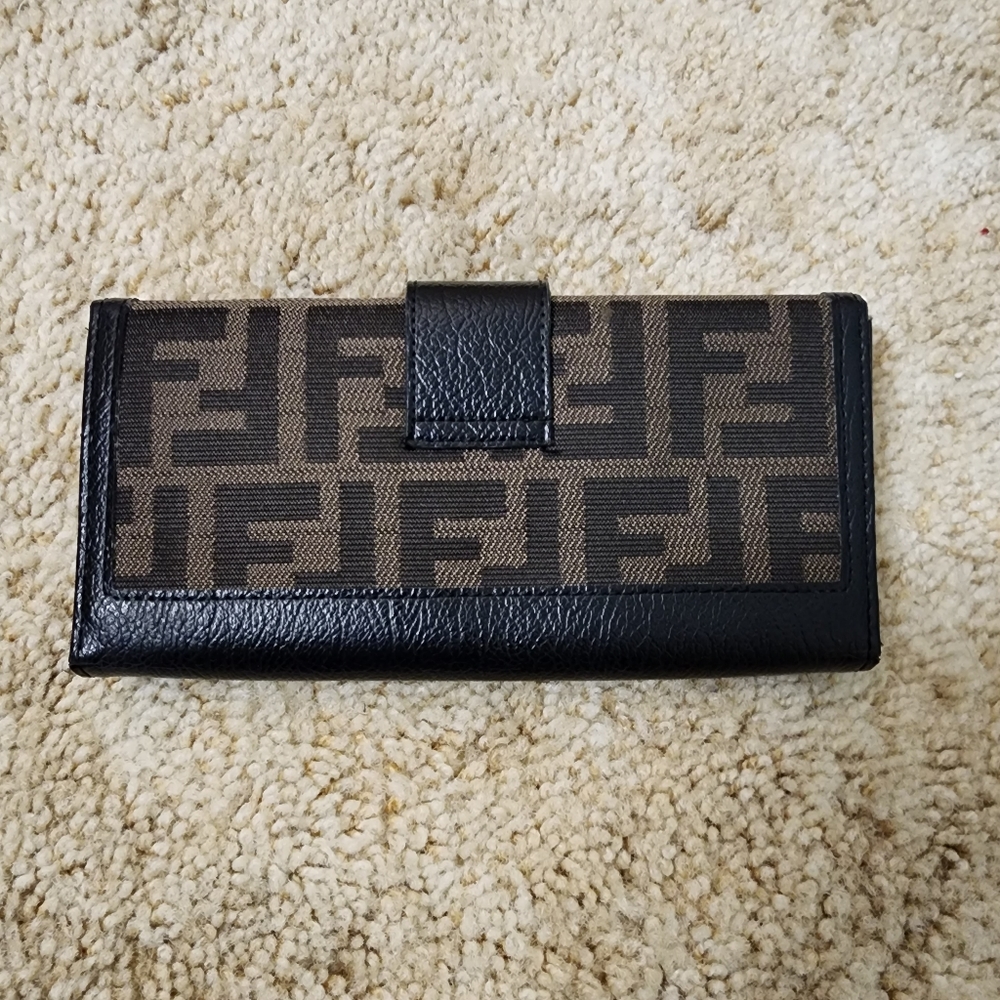 FENDI Authentic Vintage LEATHER continental  wallet